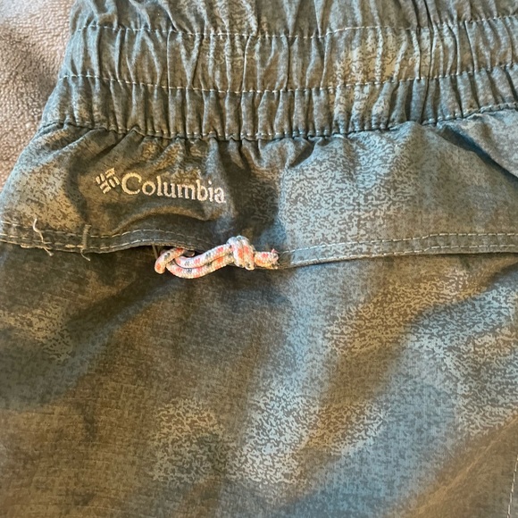 Womans Columbia Shorts - Picture 6 of 6